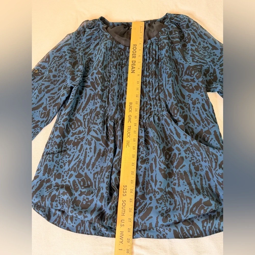 Grace Elements Blue/Blck Animal Print Long Sleeve Roll-Up Tab Blouse Size XL